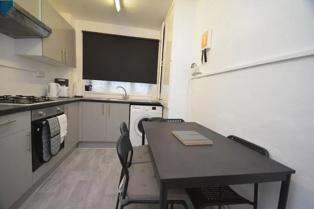 London Zone2 Classic 3 Bedroom 0*,  United Kingdom