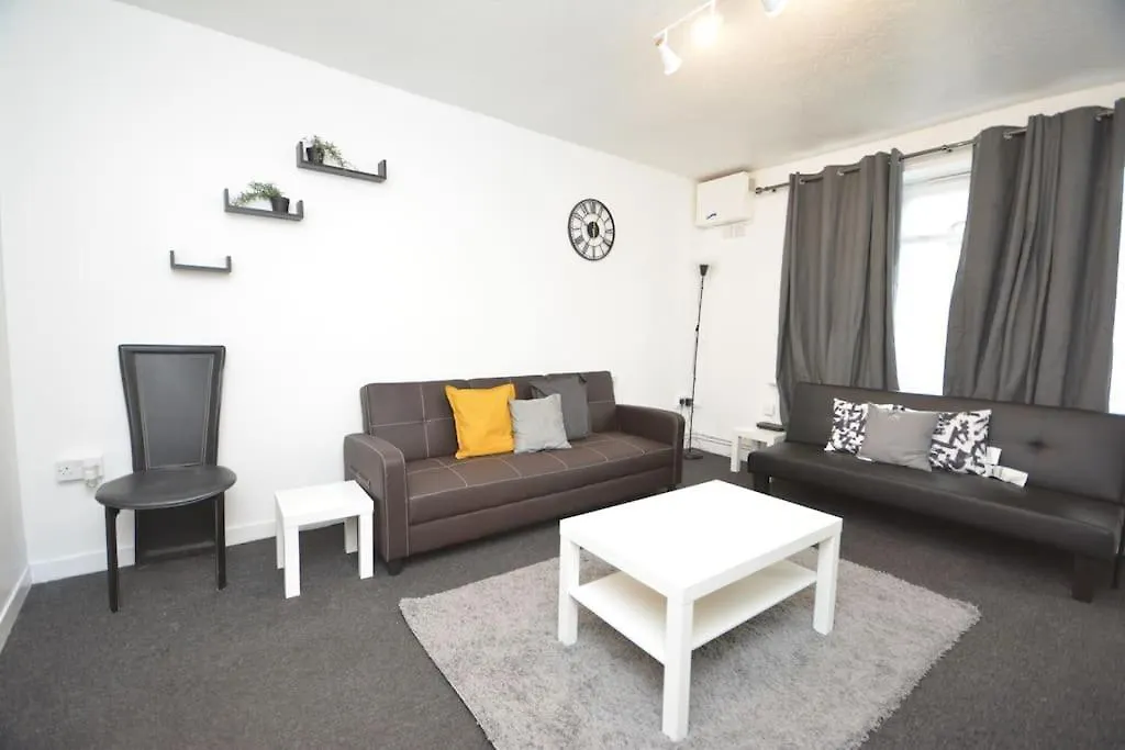 London Zone2 Classic 3 Bedroom Apartment