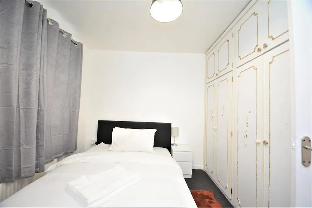 Apartment London Zone2 Classic 3 Bedroom United Kingdom
