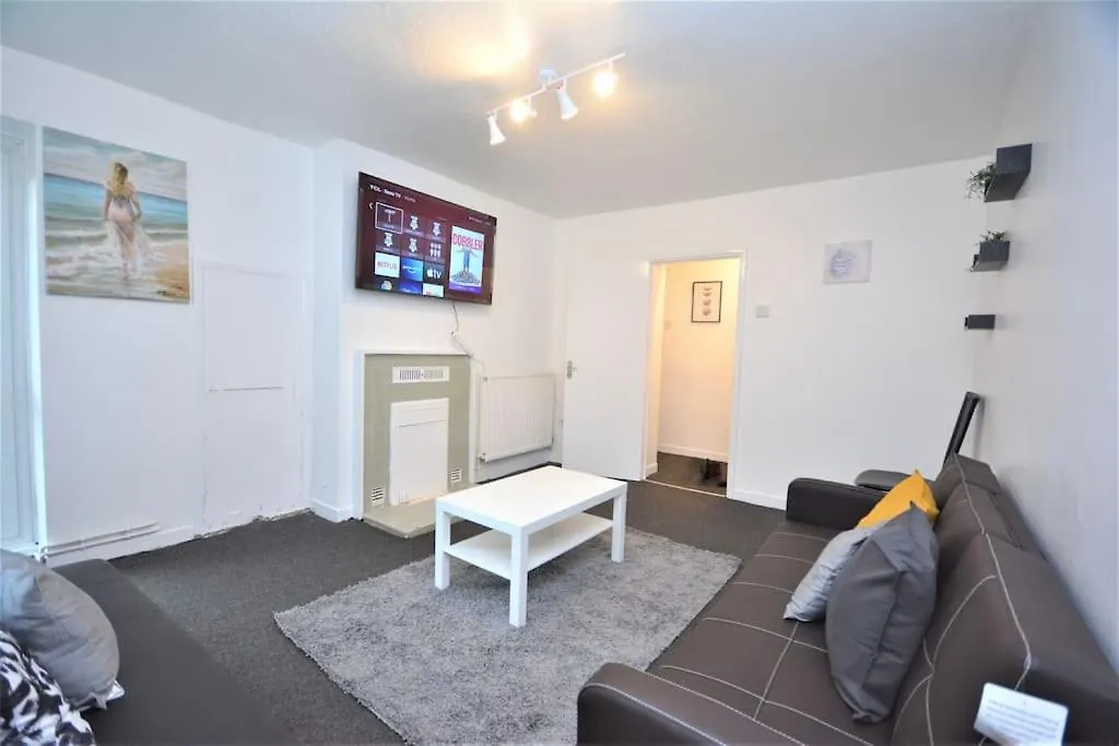 London Zone2 Classic 3 Bedroom 0*,  United Kingdom